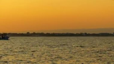 Nessebar, Bulgaristan Karadeniz kıyısında kasabasında güzel gün batımı.