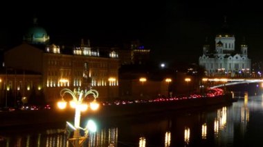 Kurtarıcı İsa Katedrali Rus Ortodoks katedrali, Moskova, Rusya, birkaç yüz metre güneybatısında Kremlin'in Moskva Nehri'nin Kuzey yakasında var. Dünyada en yüksek Ortodoks kilise o.