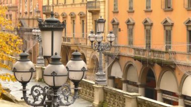 Bologna, Emilia-Romagna bölgesinin, Kuzey İtalya: Merkez tren garının yakınında sokak dell'Indipendenza bakan fenerler