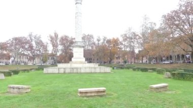 Ferrara, İtalya: Piazza Ariostea Ortaçağ genişletilmiş şehir, Addizione Erculea, denilen adlı Ercole sonra ben d'Este, Ferrara Dükü. Mimar Biagio Rossetti kentsel bu projenin yazarı.