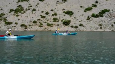 Zrmanja Nehri'nin ağzında. Zrmanja Kuzey Dalmaçya, Hırvatistan ve Güney Lika nehirdir. Adriyatik Denizi Bay akar Zrmanja Novigradsko daha fazla adlı.