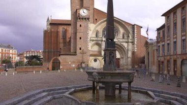 Toulouse Katedrali (Fransızca: 