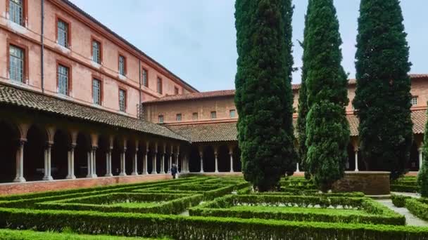 Toulouse, Franciaország - március 20 2018: timelapse templom jakobinusok deszakralizált római katolikus templom található. Thomas Aquinas emlékei vannak ad otthont. 21. század elején ez a Múzeum. — Stock videók