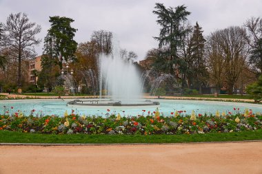 Grand Rond ya da Boulingrin (Bowling Green) Fransa 'nın Toulouse kentinde bulunan bir halk bahçesi. Çapı dört büyük koridor, Jules-Guesde, Francois-Verdier, Paul-Sabatier ve Frederic-Mistral..
