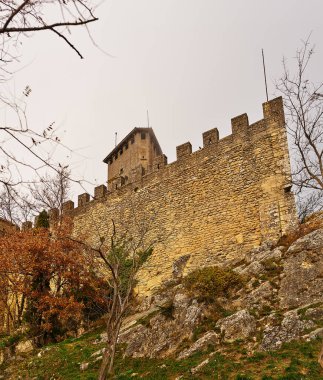 Guaita Kalesi, San Marino 'daki Monte Titano' da inşa edilen üç kuleden en eskisidir. Hapishane olarak inşa edildi. Hem ulusal bayrak hem de armada tasvir edilen üç kuleden biridir..