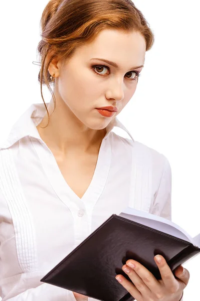 Jovem Belo Empresário Feminino Vestido Branco Com Notebook Preto Fundo — Fotografia de Stock