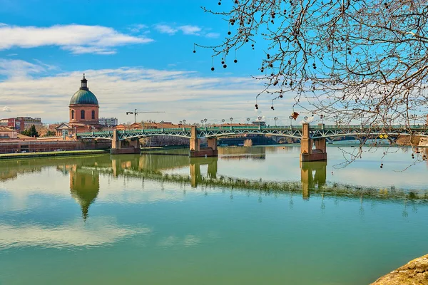 툴루즈의 생피에르 Bridge Saint Pierre Toulouse 프랑스는 가르네 Garonne 생피에르 — 스톡 사진