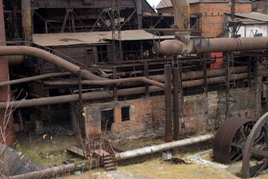 Eski fabrika inşaatı
