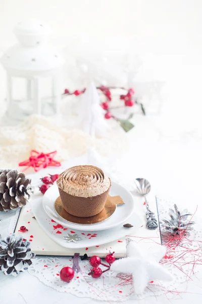 Cupcake com creme marrom branco — Fotografia de Stock