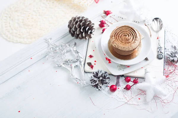 Cupcake med vit brunkräm — Stockfoto