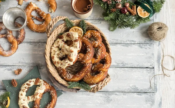 Christmas background with pretzel — Stock Photo, Image