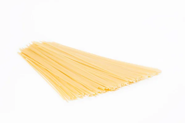 Маленькая стопка спагетти — стоковое фото