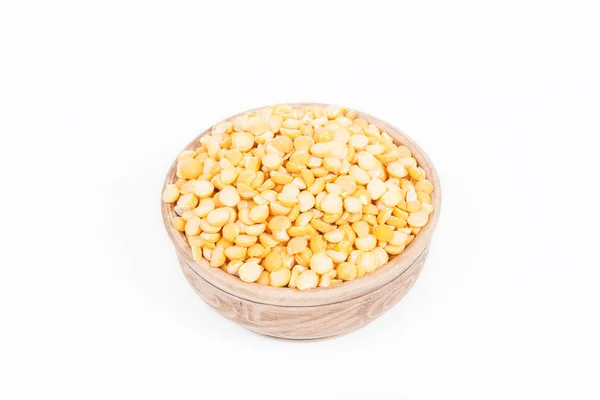 Bir tabak içinde ham bezelye