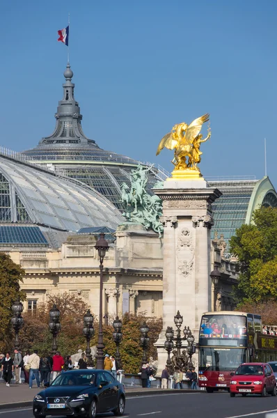 Pont Alexandre III ve Grand Palais, Paris, Fransa — Stok fotoğraf