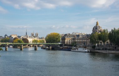 Paris 'te Seine nehri