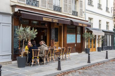 Paris Caddesi