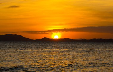 Günbatımı Andaman Denizi