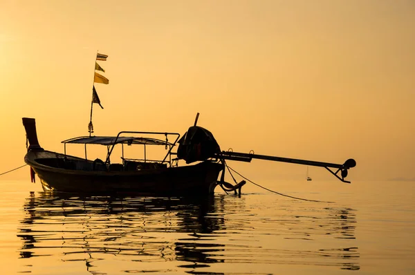 Mar de Andamão ao pôr do sol — Fotografia de Stock