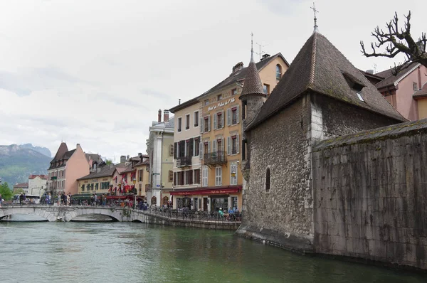 Vista do canal no centro da cidade de Annecy — Fotografia de Stock