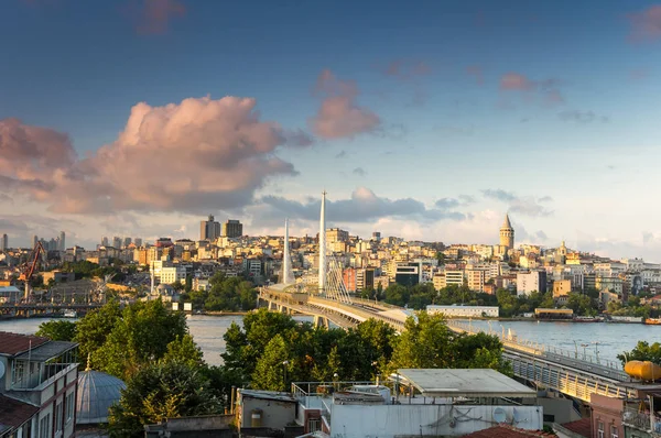 Vue d'Istanbul au coucher du soleil — Photo