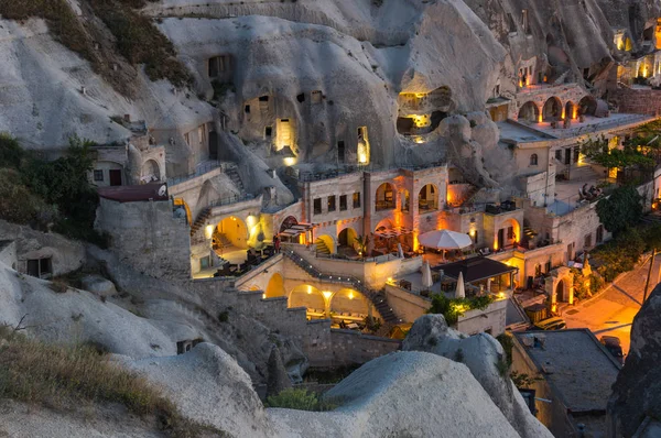 La ville Goreme dans la nuit — Photo