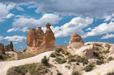 Kapadokya'da deve kaya