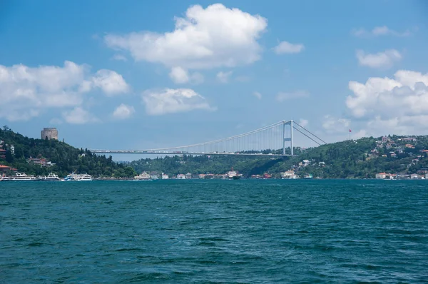 Мост Босфор в Стамбуле — стоковое фото