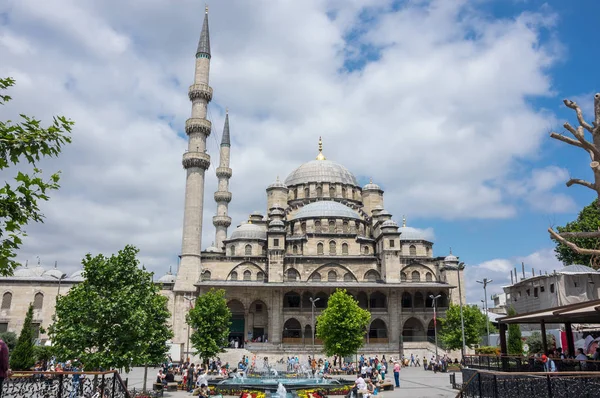 Die yeni cami (neue Moschee) in Istanbul, Türkei — Stockfoto
