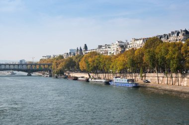 Paris 'te Seine nehri