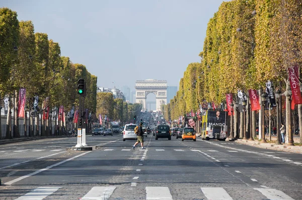 The Avenue des Champs-Elysees — Stock Photo, Image