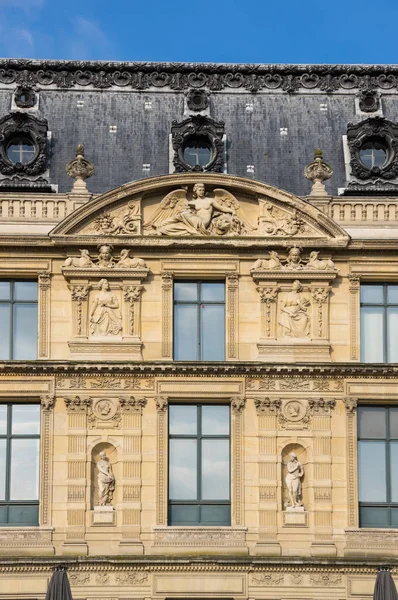 Louvre i Paris, Frankrig - Stock-foto