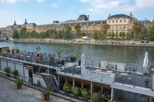 Paris 'te Seine nehri — Stok fotoğraf