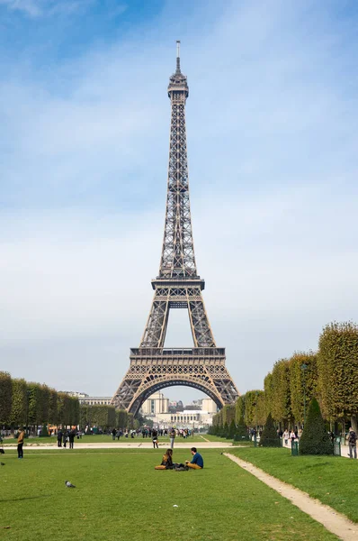 The Eiffel Tower in Paris — Stock Photo, Image