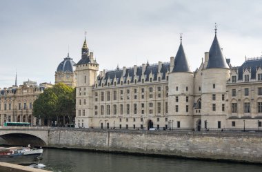 Paris conciergerie