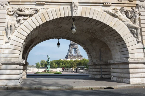 Pont de Bir-Hakeim Párizsban — Stock Fotó