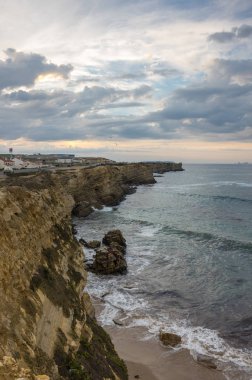 Atlantik Okyanusu kıyısında