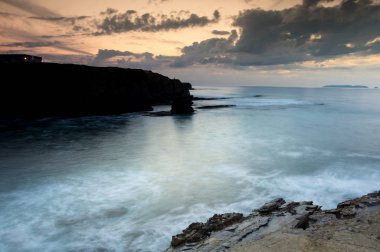 Atlantik Okyanusu kıyısında