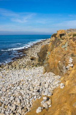 Atlantik Okyanusu kıyısında