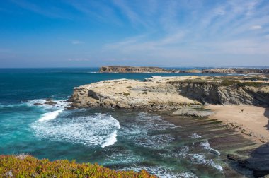 Atlantik Okyanusu kıyısında