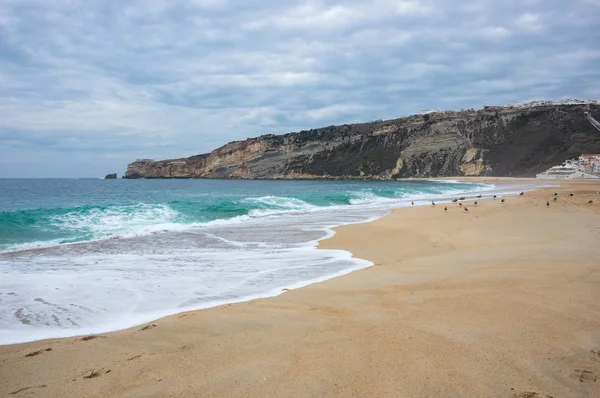 Atlantik Okyanusu kıyısında