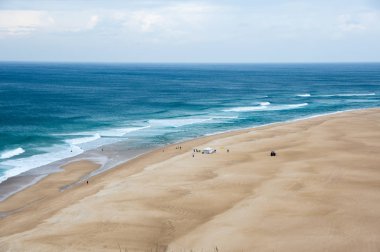 Atlantik Okyanusu kıyısında