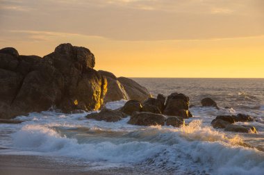 Atlantik Okyanusu kıyısında