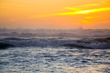 Atlantik Okyanusu kıyısında