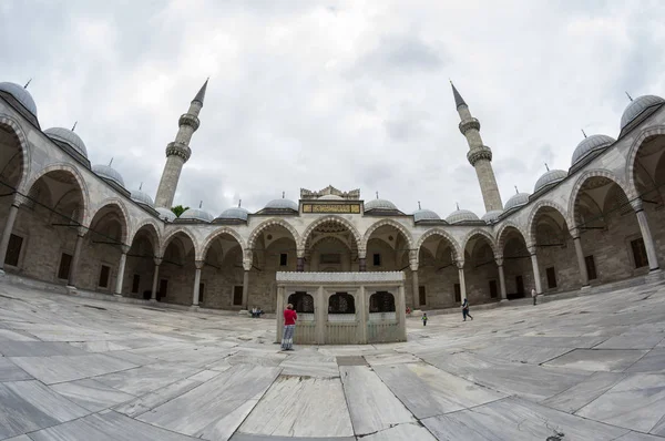 Der Hof der suleymaniye Moschee — Stockfoto