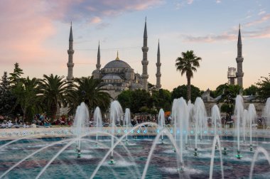 Sultan Ahmet Camii günbatımı üzerinde