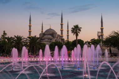 Sultan Ahmet Camii günbatımı üzerinde