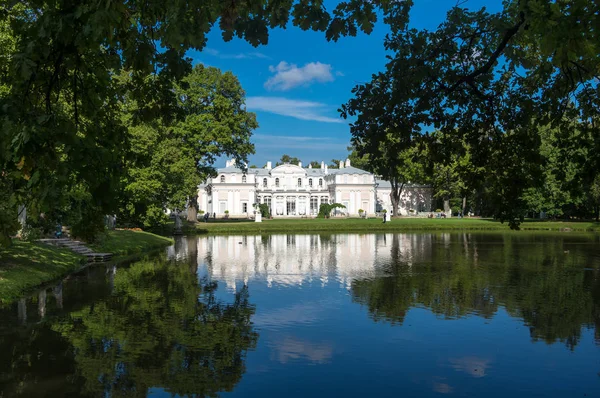 Palácio chinês em Oranienbaum — Fotografia de Stock