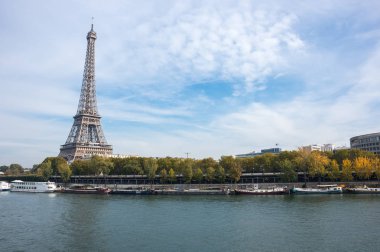 Paris 'teki Eyfel Kulesi