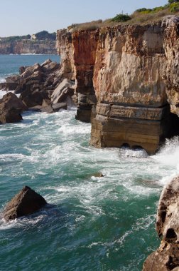 Atlantik Okyanusu kıyısında