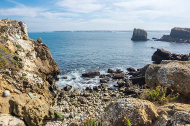 Atlantik Okyanusu kıyısında